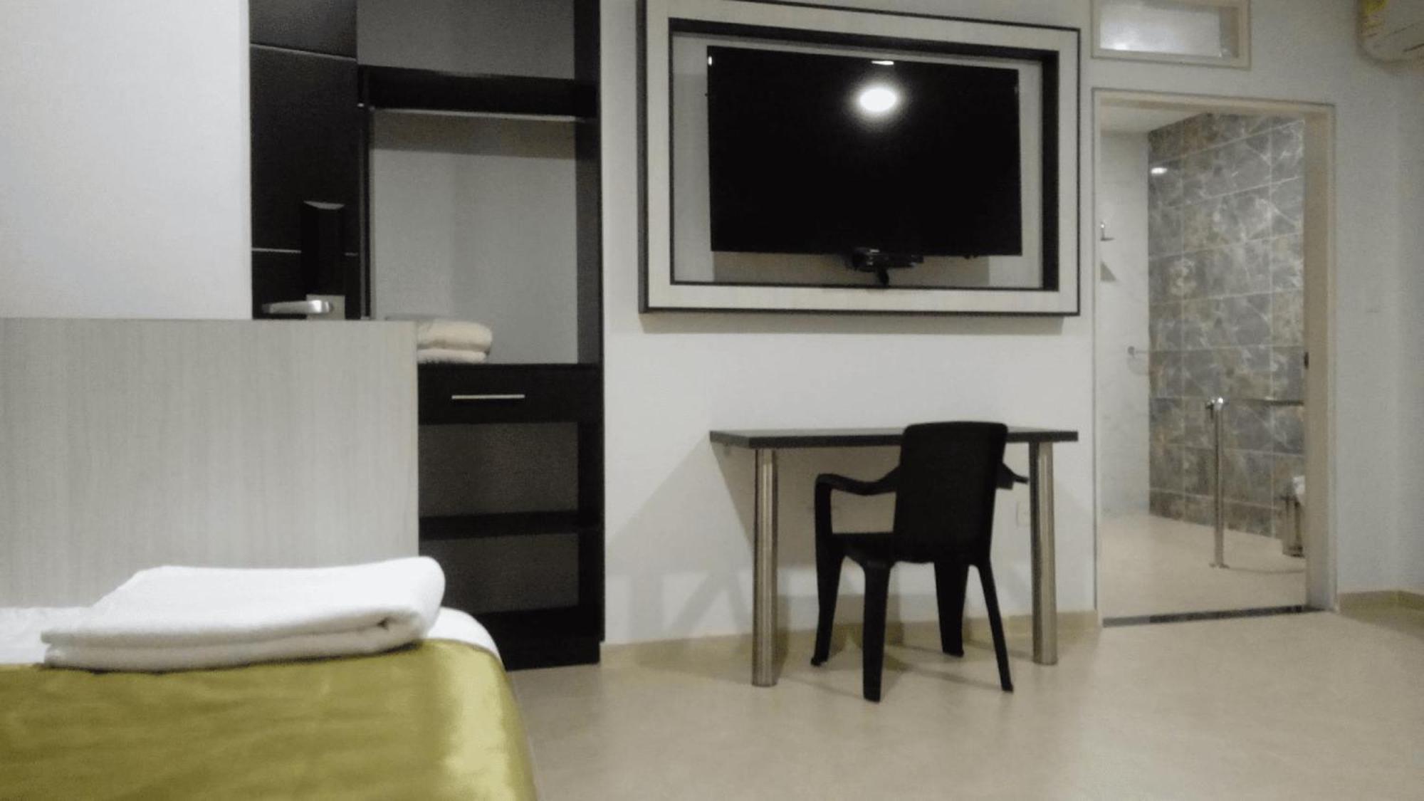 Hotel Andinos Plaza Florencia エクステリア 写真